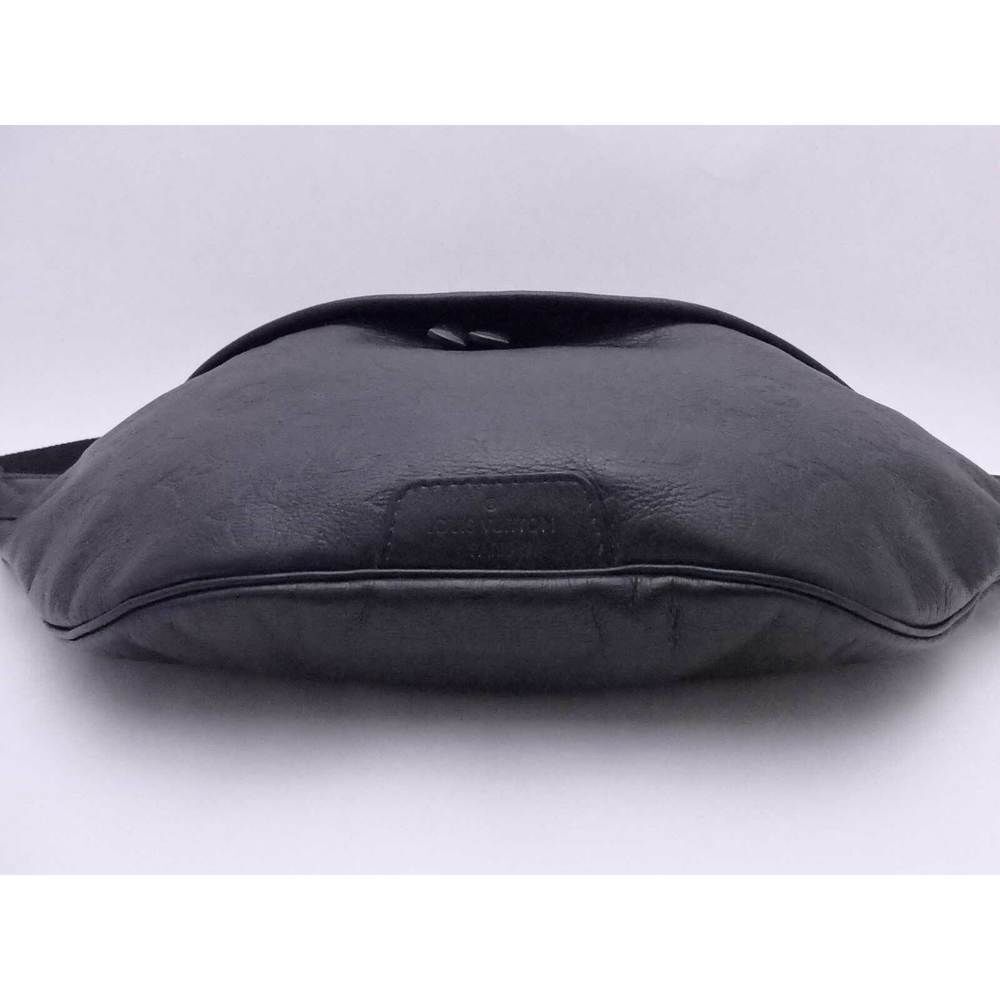 Louis Vuitton Monogram Shadow Discovery Bumbag Body Bag View 3